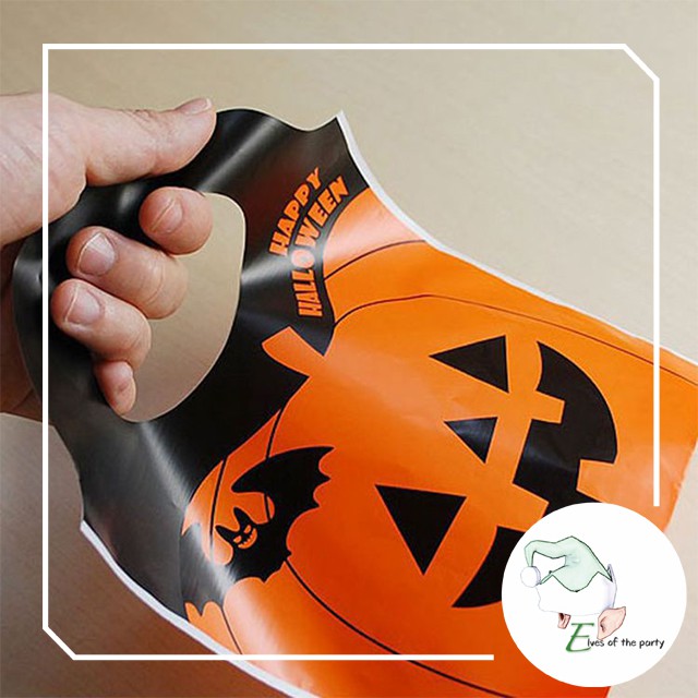 Halloween Trick or Treat Loot Bag : Plastic Pumpkin (Pack of 25)